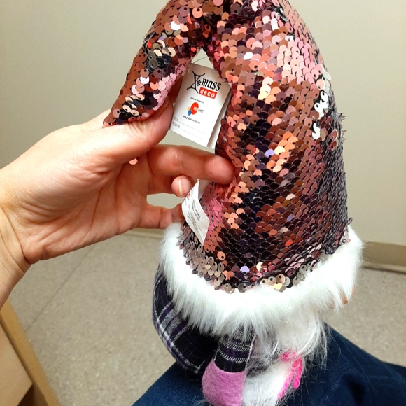 “Pretty in Pink” Gnome - Picture 6 of 10